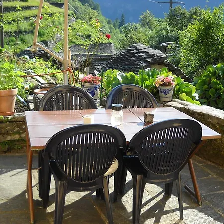 By Wild Bed & Breakfast *
